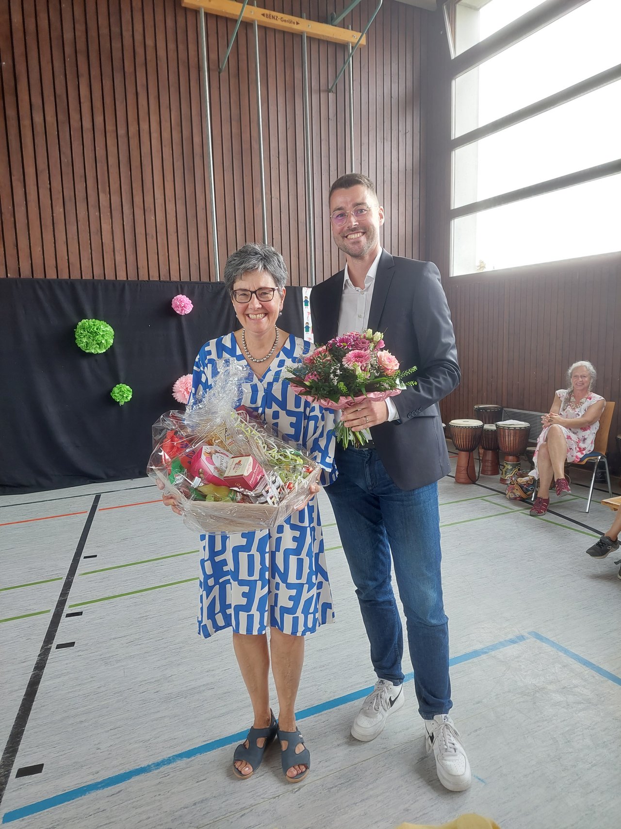 Frau Butscher-Zahn mit Bürgermeister Bader